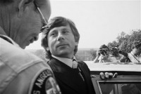 En 1977 Polanski se declaró culpable de abuso de menores pero pudo huir antes de recibir la sentencia